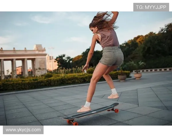 南京滑板队与武汉滑板队赛后复盘速度较量的精彩瞬间与战术分析