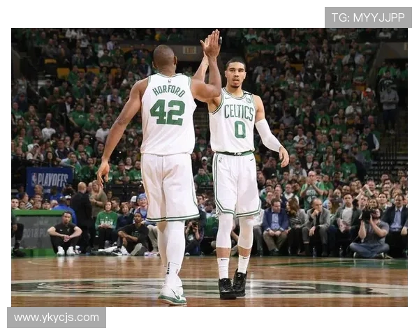 凯尔特人对阵雄鹿的激烈碰撞:两队超级球星谁能主宰赛场胜负